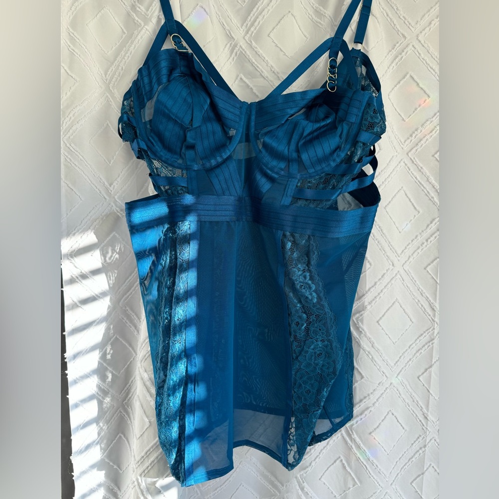 Torrid Intimate curve. like new never worn in blue